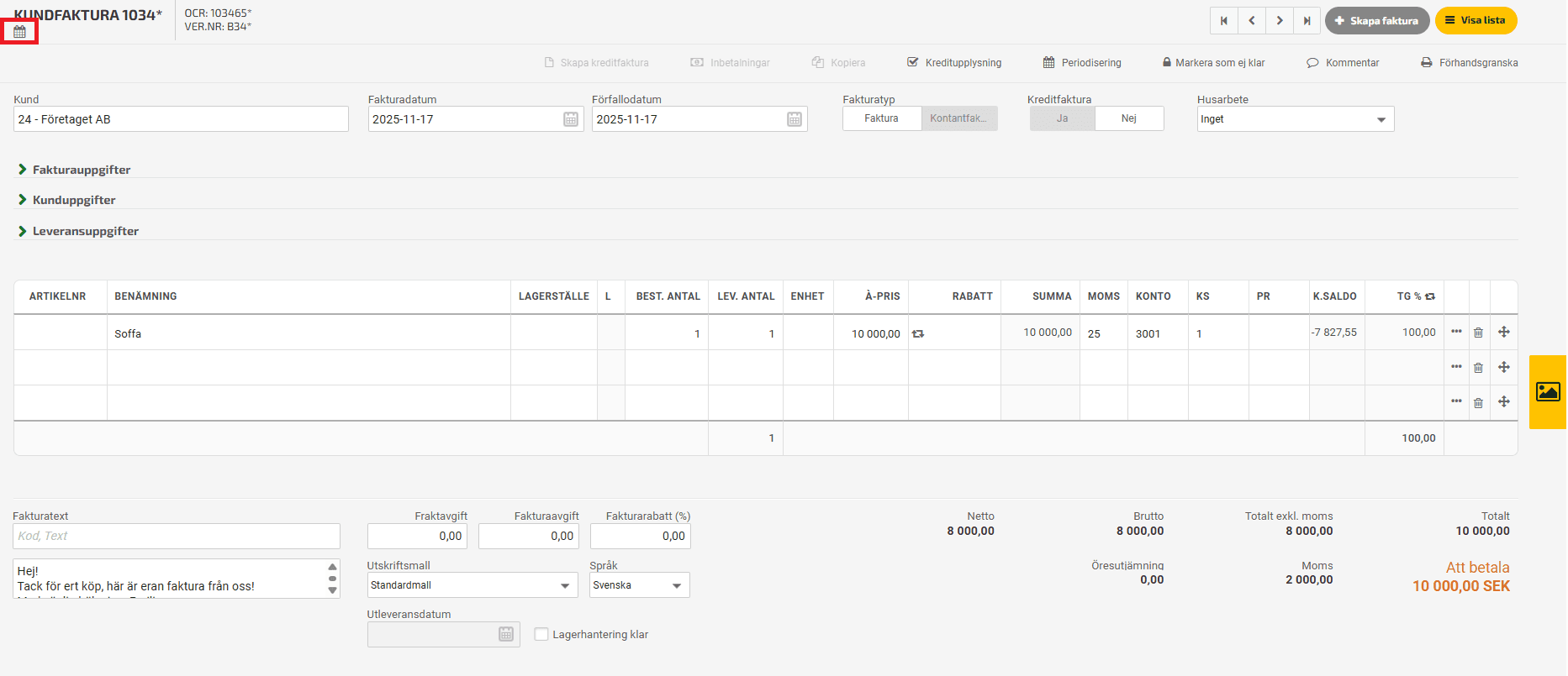 En ikon på kundfakturan uppe till vänster visar att den kommer att periodiseras.